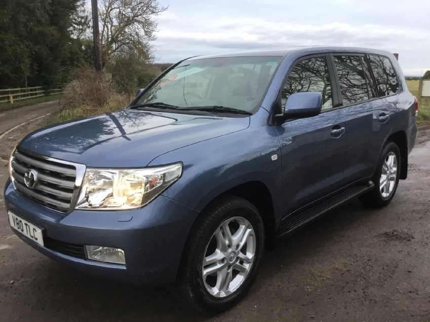 View TOYOTA LAND CRUISER 4.5ltr V8 D-4D AUTO 4x4 7 SEATER ESTATE 285ps