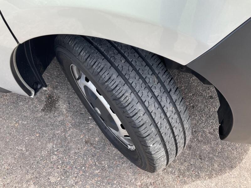 VAUXHALL VIVARO