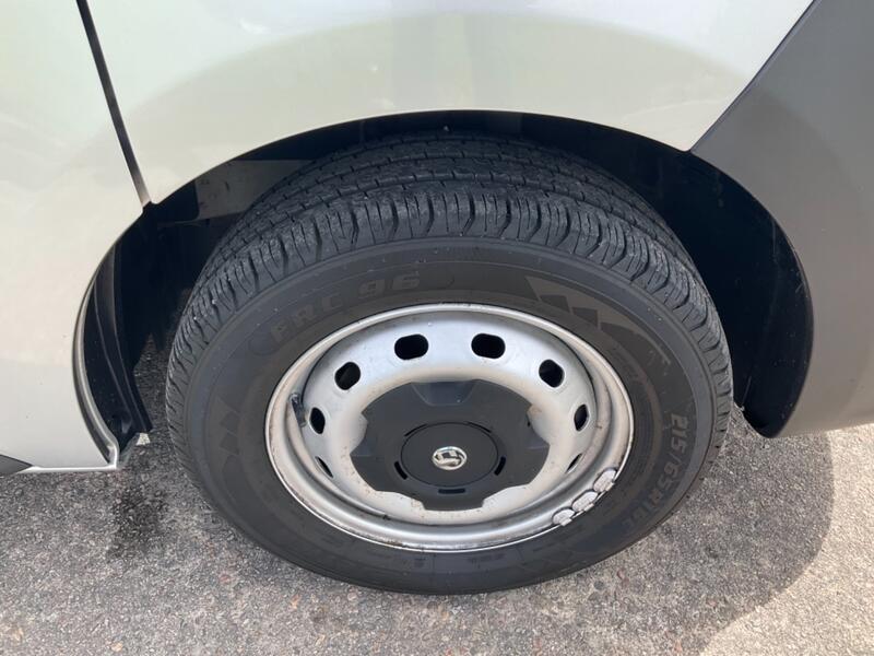 VAUXHALL VIVARO