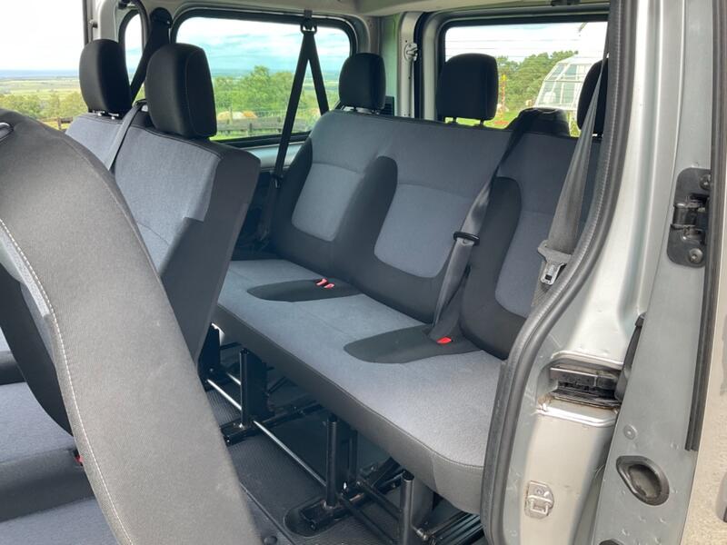 VAUXHALL VIVARO