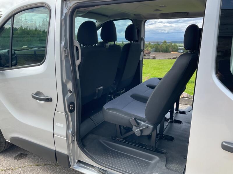 VAUXHALL VIVARO