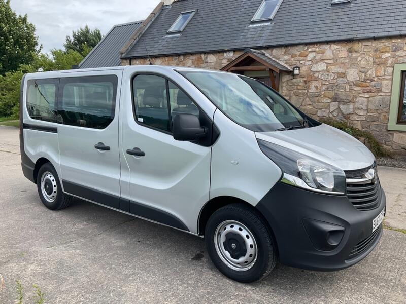 View VAUXHALL VIVARO 1.6 CDTi BiTurbo 2900 L1 H1 SWB Combi 9 Seater Minibus Twin SLD Euro 6 