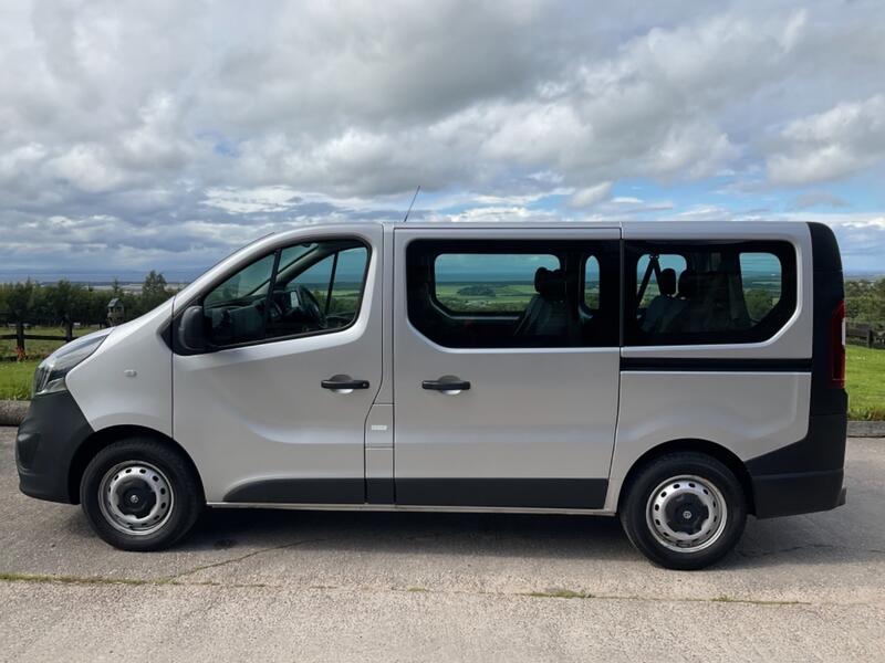 VAUXHALL VIVARO