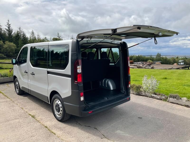 VAUXHALL VIVARO
