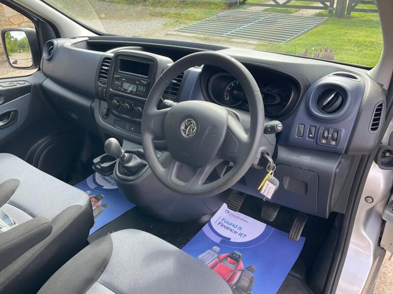 VAUXHALL VIVARO