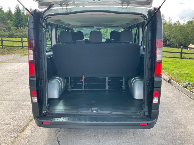 VAUXHALL VIVARO