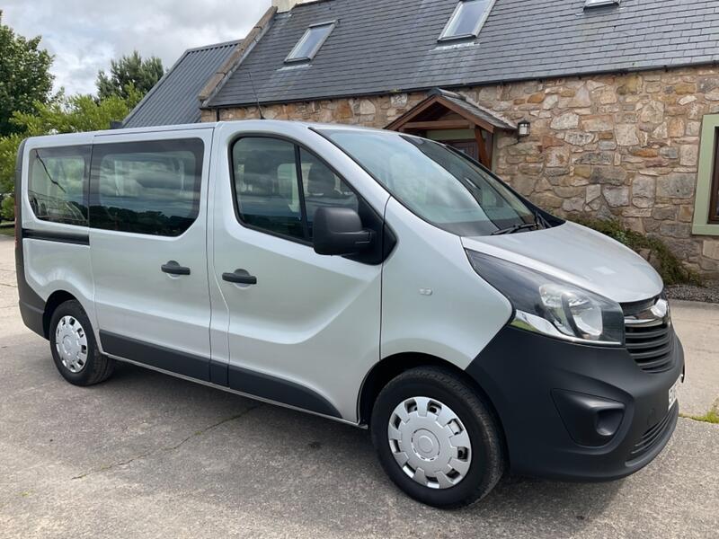 VAUXHALL VIVARO