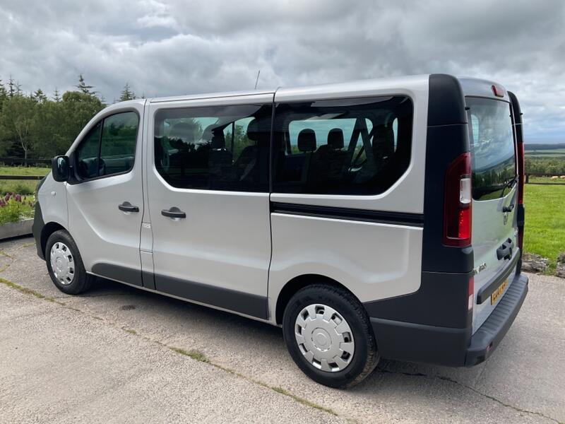 VAUXHALL VIVARO