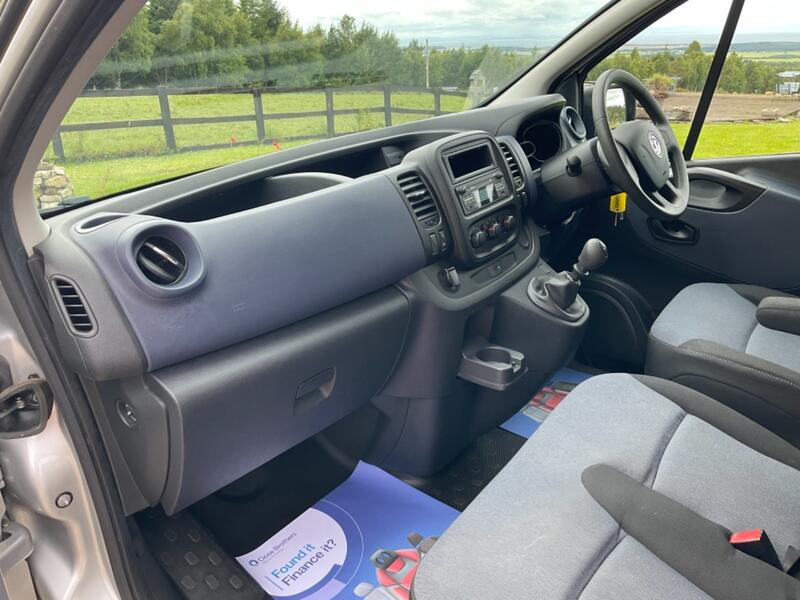 VAUXHALL VIVARO
