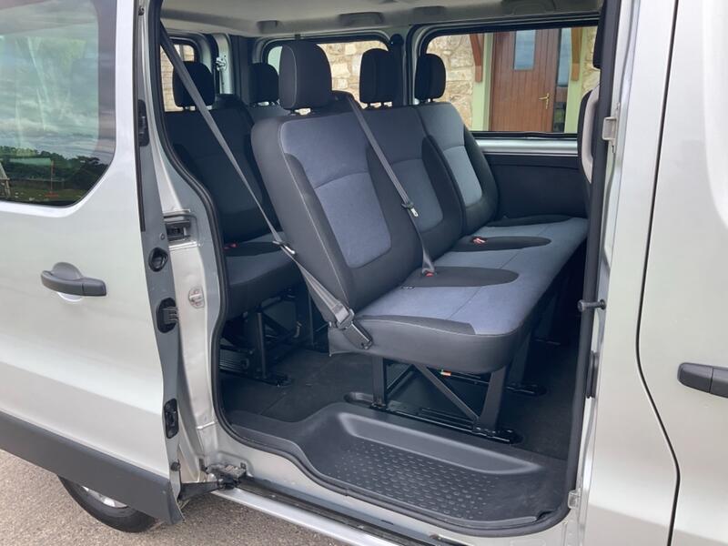 VAUXHALL VIVARO