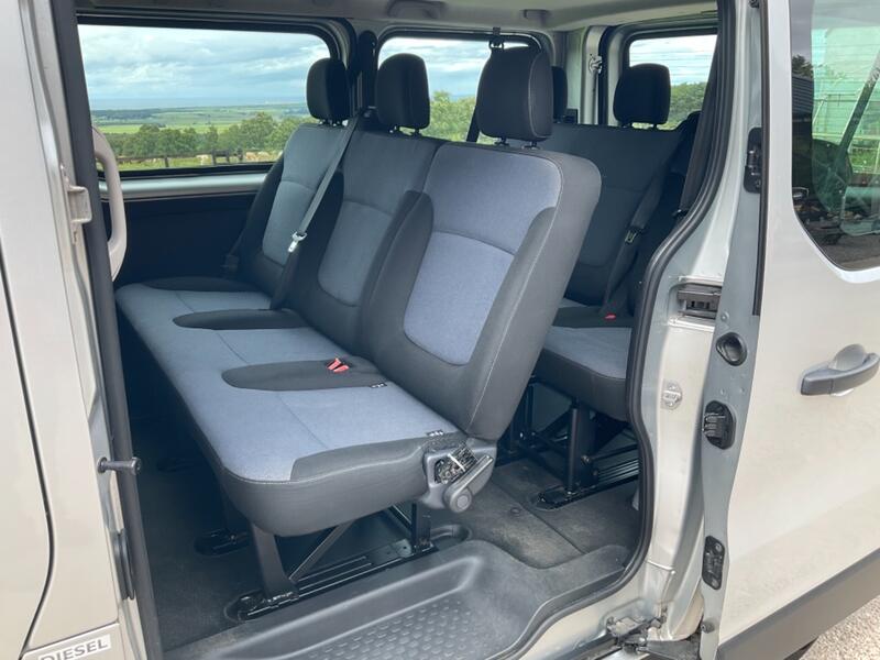 VAUXHALL VIVARO