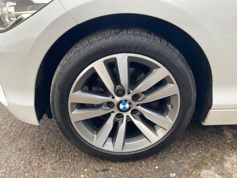 BMW 1 SERIES