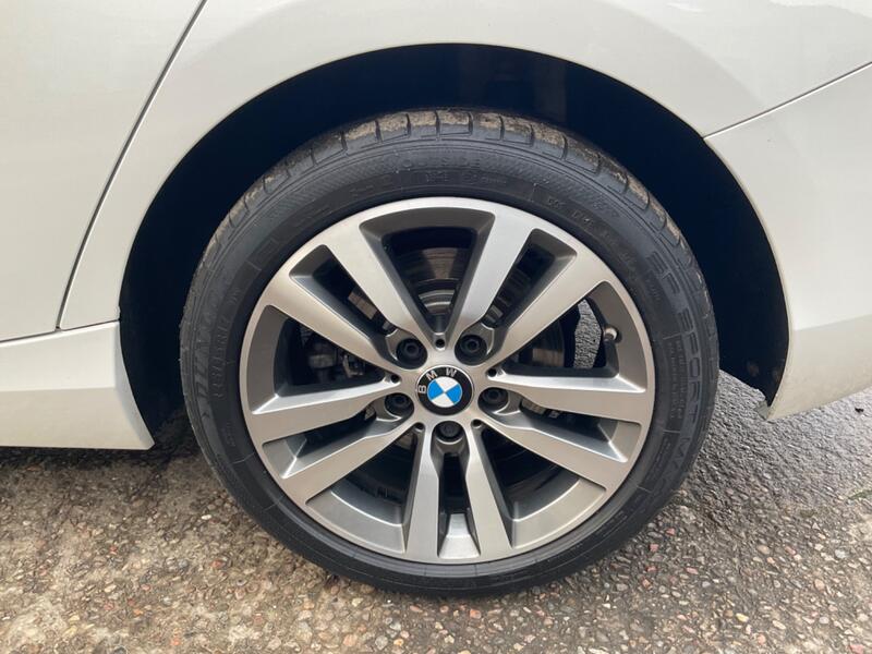 BMW 1 SERIES
