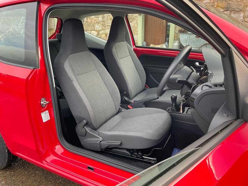 VOLKSWAGEN UP
