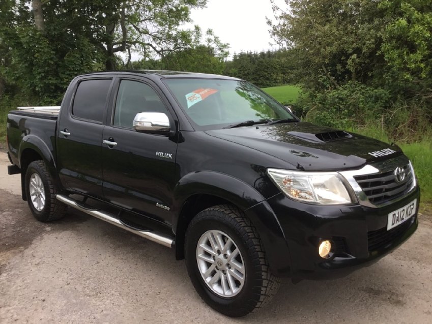 View TOYOTA HILUX 3.0ltr D-4D INVINCIBLE 4x4 DOUBLE CAB PICK UP 171ps