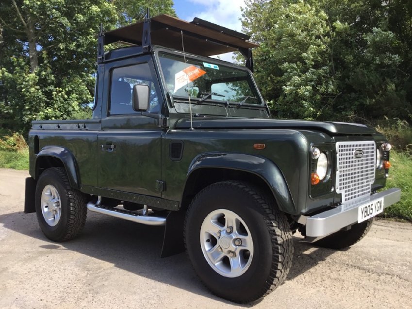 LAND ROVER DEFENDER