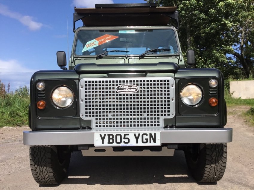 LAND ROVER DEFENDER