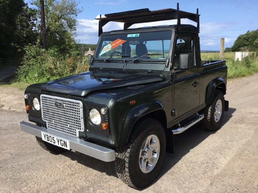 LAND ROVER DEFENDER