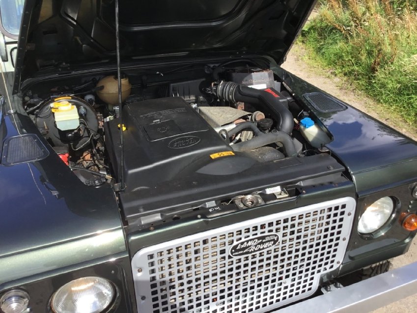 LAND ROVER DEFENDER