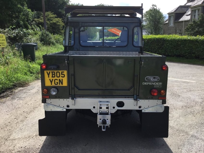 LAND ROVER DEFENDER