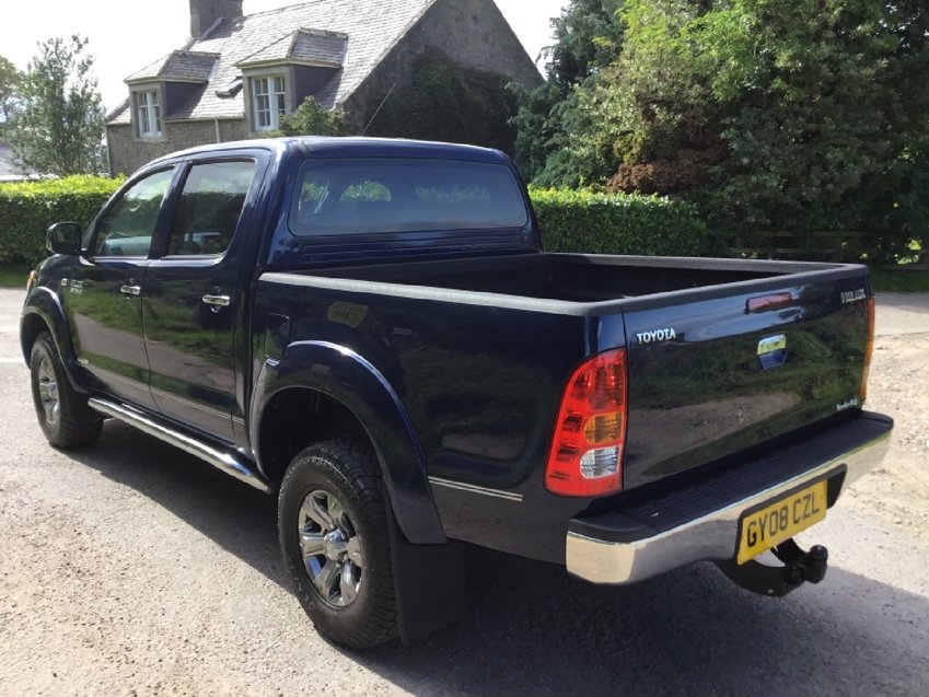 View TOYOTA HILUX 3.0ltr D-4D 170ps INVINCIBLE 4x4 DOUBLE CAB PICK UP