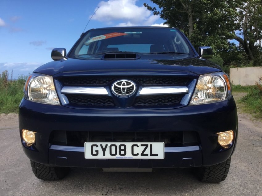 TOYOTA HILUX