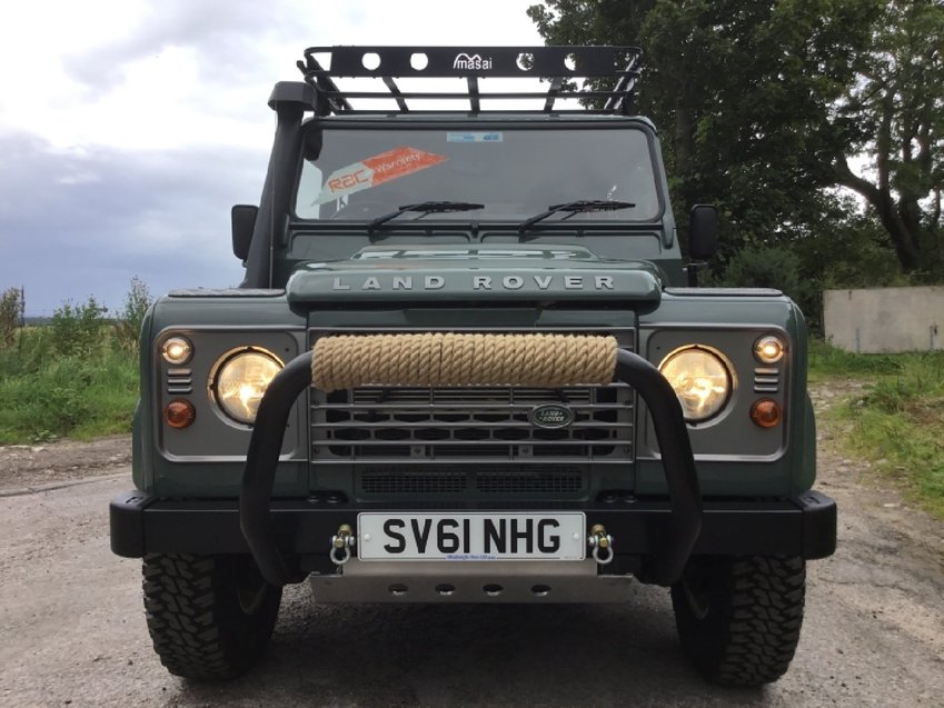 LAND ROVER DEFENDER