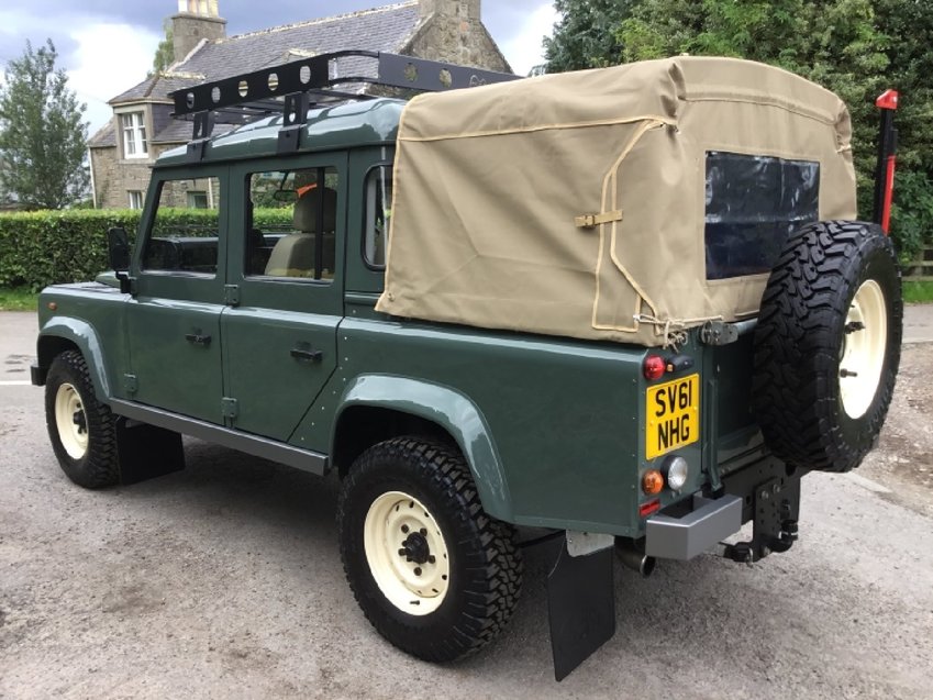 View LAND ROVER DEFENDER 2.4ltr TDCi 110 EXPEDITION 4x4 UTILITY DOUBLE CAB PICK UP