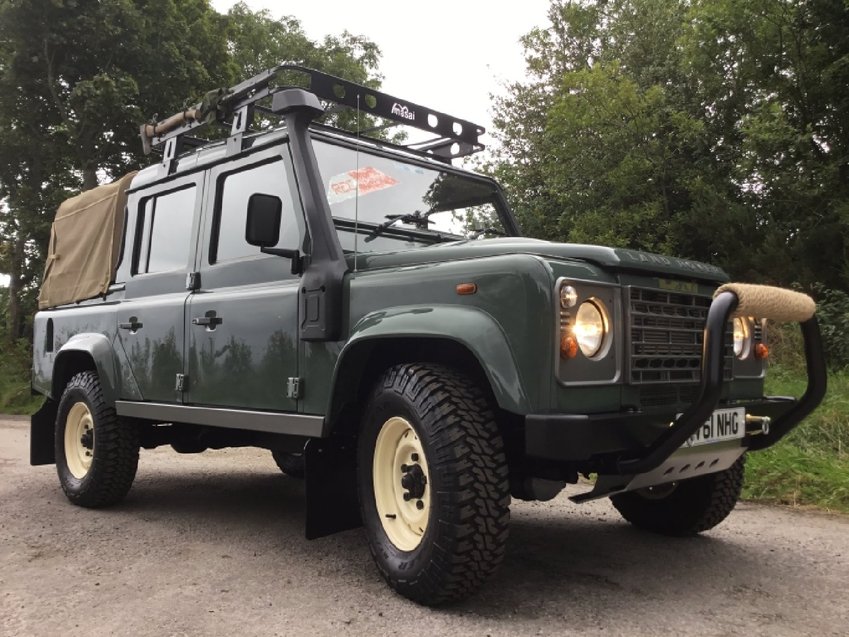 LAND ROVER DEFENDER