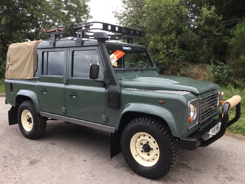 LAND ROVER DEFENDER