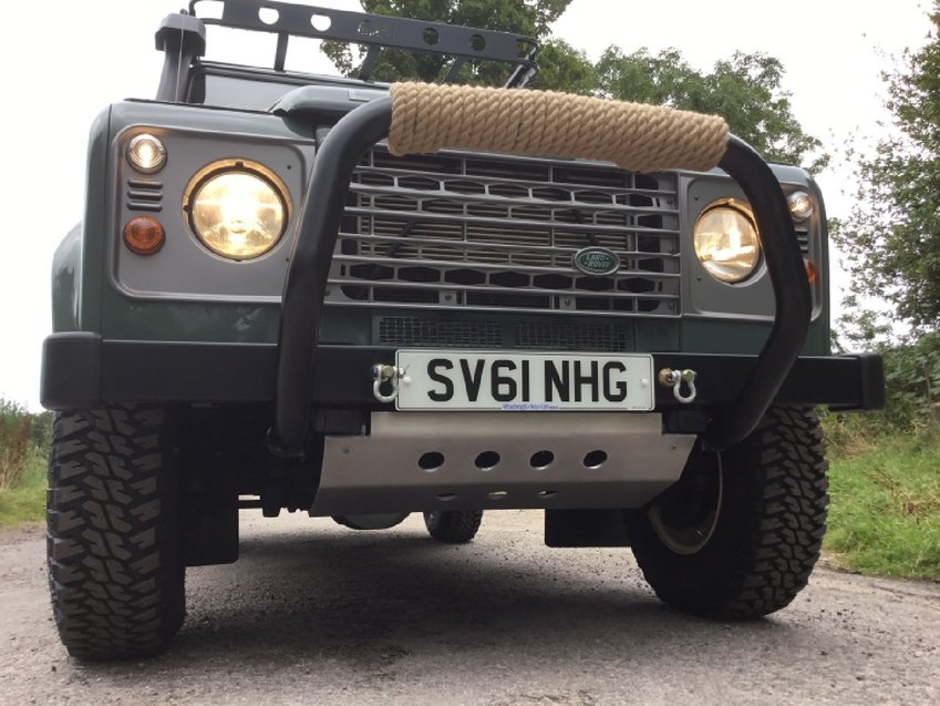 LAND ROVER DEFENDER