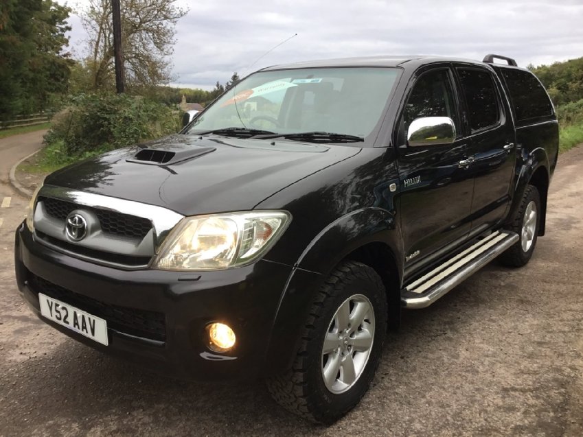 View TOYOTA HILUX 3.0ltr D-4D AUTO INVINCIBLE DOUBLE CAB 4x4 PICK UP 171ps 