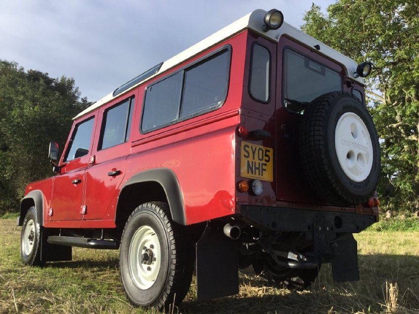 LAND ROVER DEFENDER