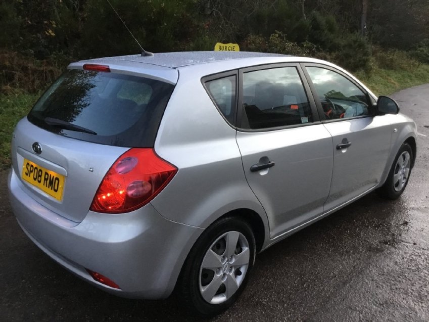 View KIA CEED 1.6ltr CVVT S 5 DOOR HATCHBACK 