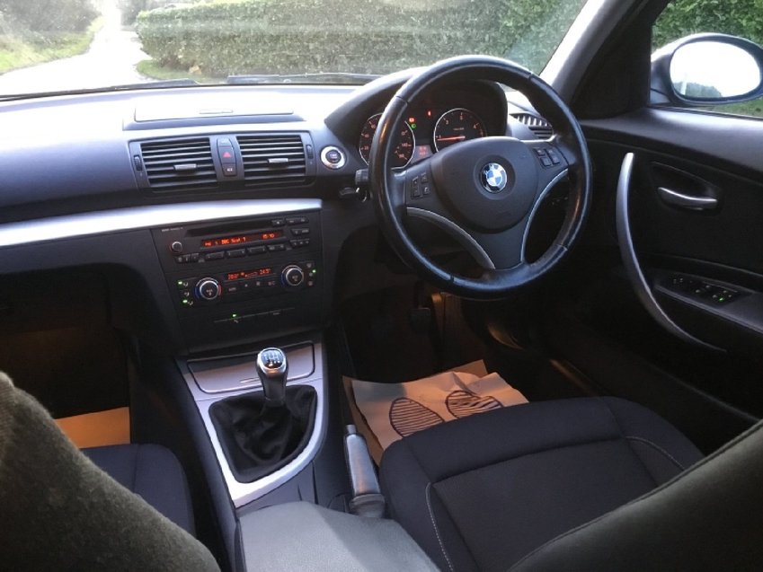 BMW 1 SERIES