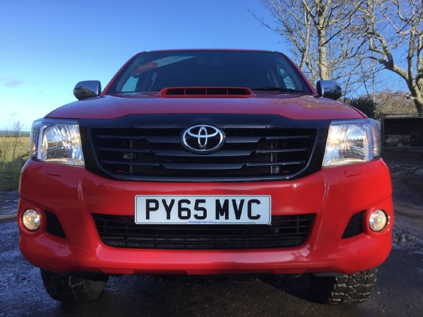 TOYOTA HILUX