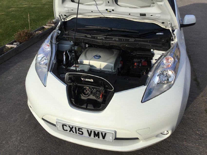 NISSAN LEAF