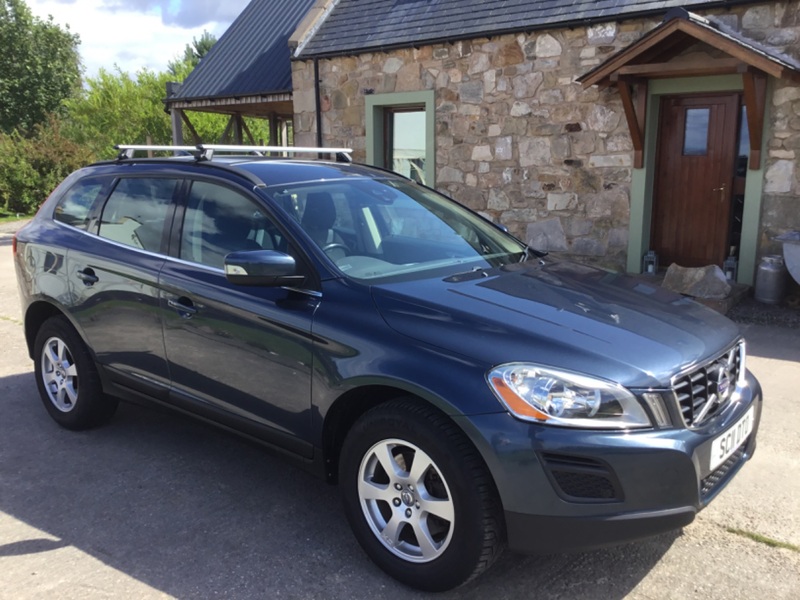 View VOLVO XC60 SE 2.4ltr D5 AWD ESTATE 215ps