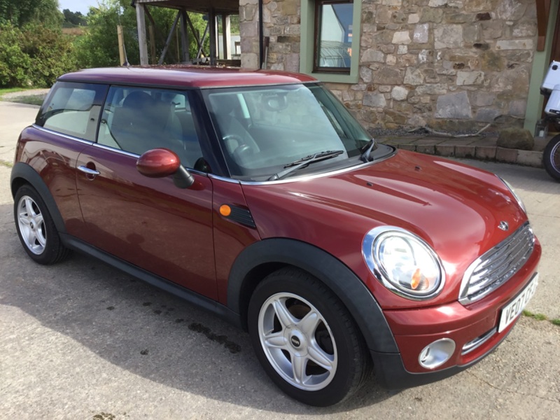 View MINI HATCHBACK COOPER 1.6ltr PEPPER PACK 3 DOOR 120ps