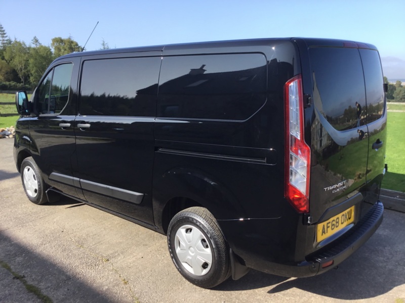 View FORD TRANSIT CUSTOM 2.0ltr TDCI TREND 280 L1 H1 PANEL VAN 103ps