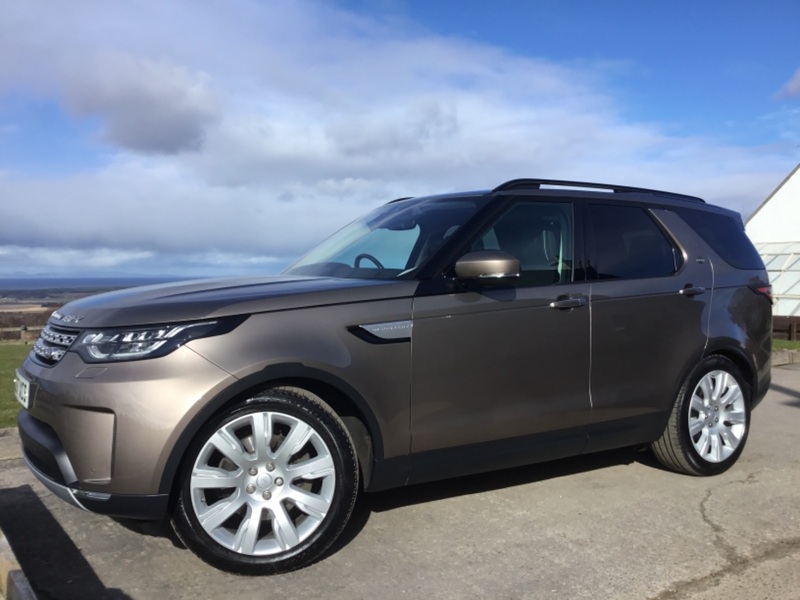 View LAND ROVER DISCOVERY 5 SDV6 3.0ltr HSE LUXURY 4WD ESTATE 7 SEATS 259ps