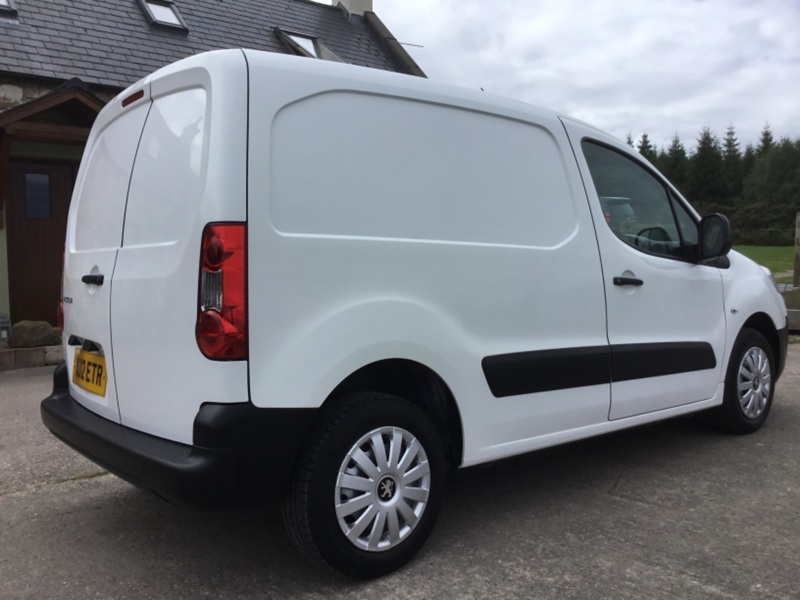 View PEUGEOT PARTNER 1.6 HDI SWB PANEL VAN SIDE LOADING DOOR