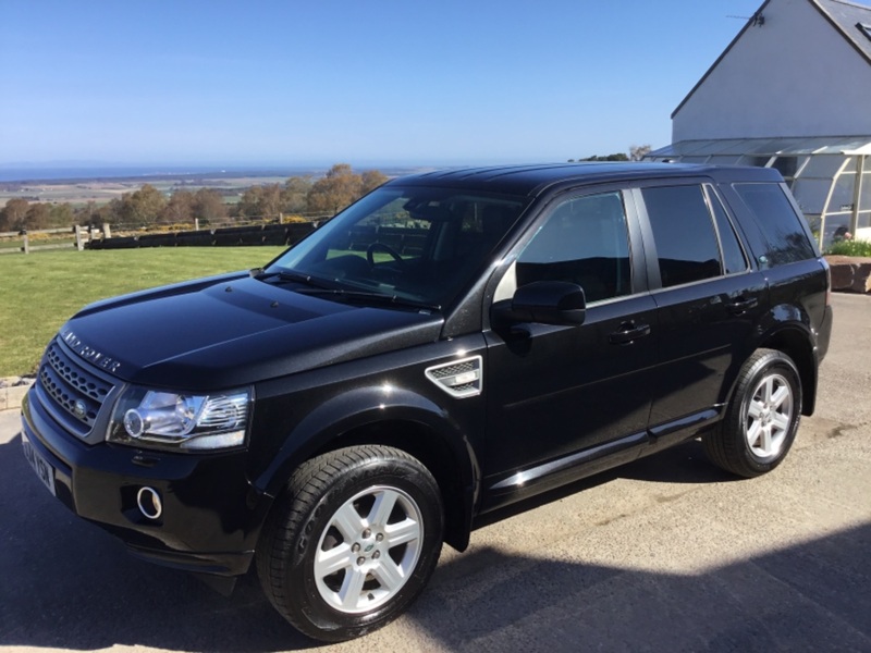 View LAND ROVER FREELANDER 2 TD4 2.2ltr GS 4x4 5 DOOR ESTATE 150ps