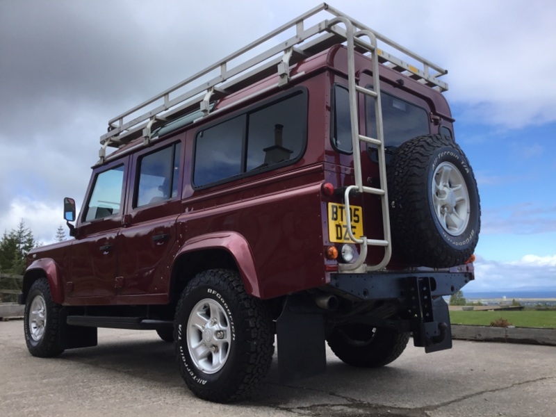 LAND ROVER DEFENDER