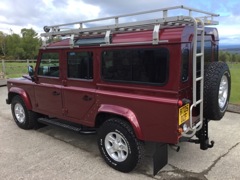 LAND ROVER DEFENDER