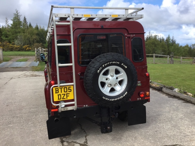 LAND ROVER DEFENDER