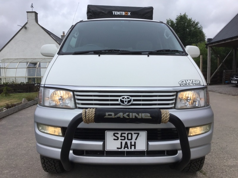 TOYOTA HIACE