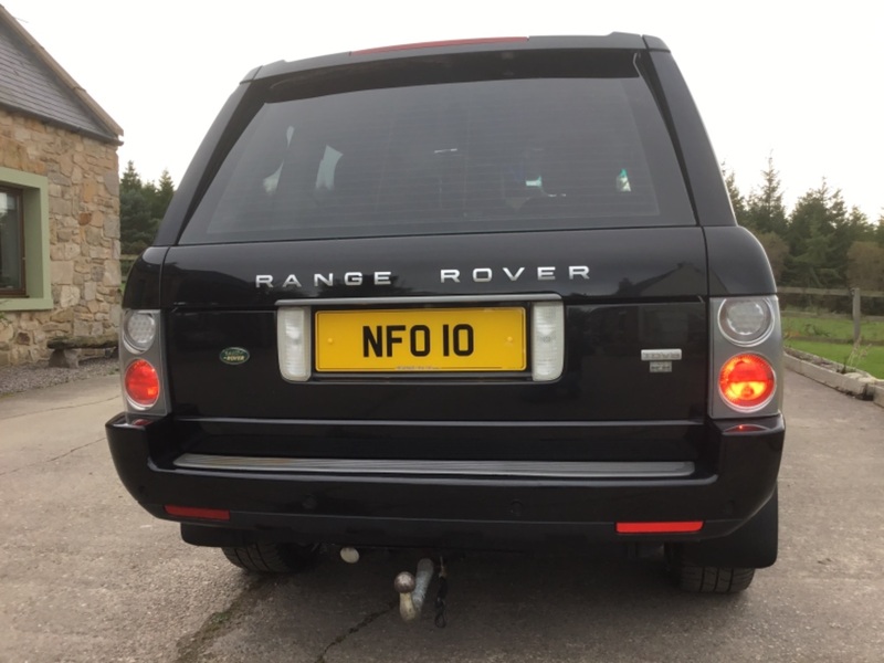 View LAND ROVER RANGE ROVER 3.6ltr TDV8 VOGUE AUTO 4x4 ESTATE 272ps