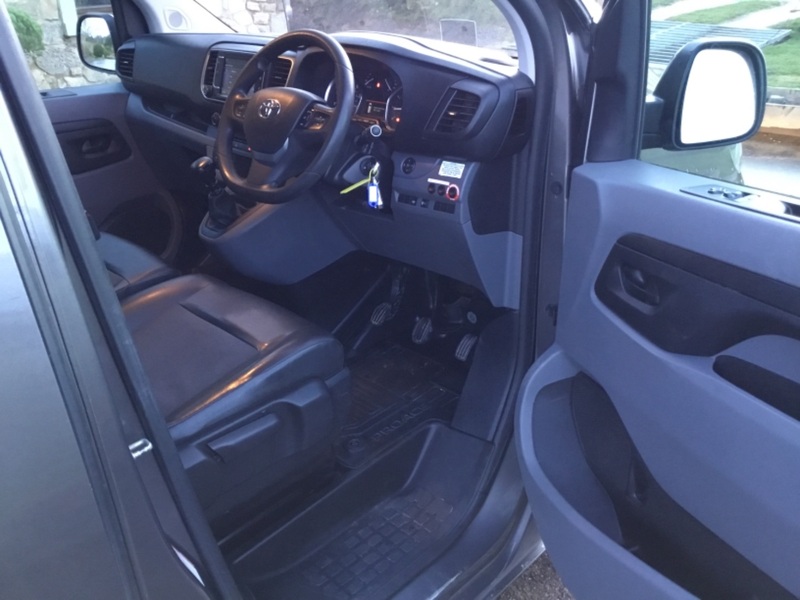 TOYOTA PROACE