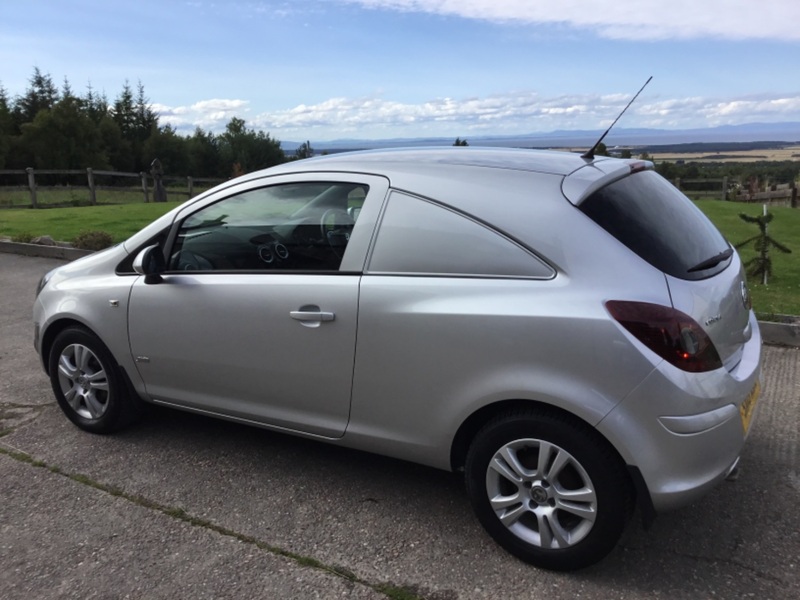 View VAUXHALL CORSA SPORTIVE 1.3 CDTi VAN 6 SPEED EURO 5 70ps